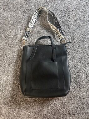 Black Leather Messenger Tote with Patterned Removable Strap